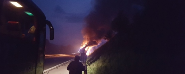 В Хорватии на дороге загорелся польский автобус с паломниками