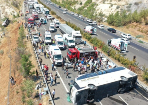 У двох ДТП в Туреччині загинули 32 людини, понад 50 постраждалих
