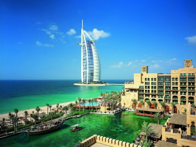 Дубаї: дива сучасної архітектури, природні оазиси і колоритні люди