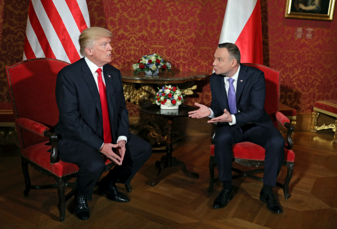 Трамп і Дуда обговорили зміцнення військового співробітництва на саміті НАТО