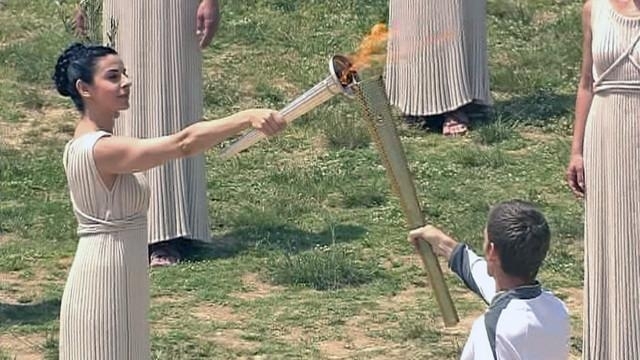 В Греции зажжен огонь Олимпиады-2016