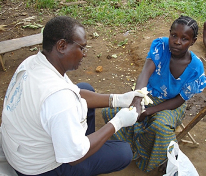 У Західній Африці кількість жертв лихоманки Ебола зросла до 2300 осіб