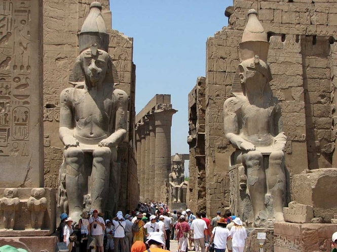 У Єгипті терорист-смертник підірвав бомбу в стародавньому храмі