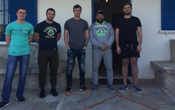 12 моряков с арестованного в Греции судна вернутся в Украину