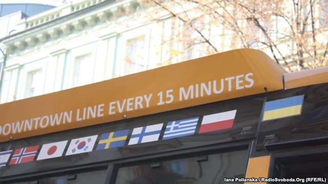 Екскурсійні автобуси у Чехії заговорили українською мовою