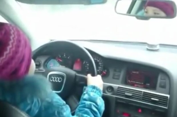 Росіянин змусив 8-річну доньку гасати на авто зі швидкістю 100 км/год