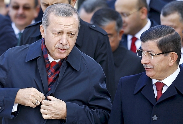 Между Эрдоганом и Давутоглу - раскол: премьер Турции может уйти в отставку, - СМИ
