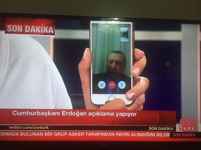 Эрдоган призвал людей выходить на улицы