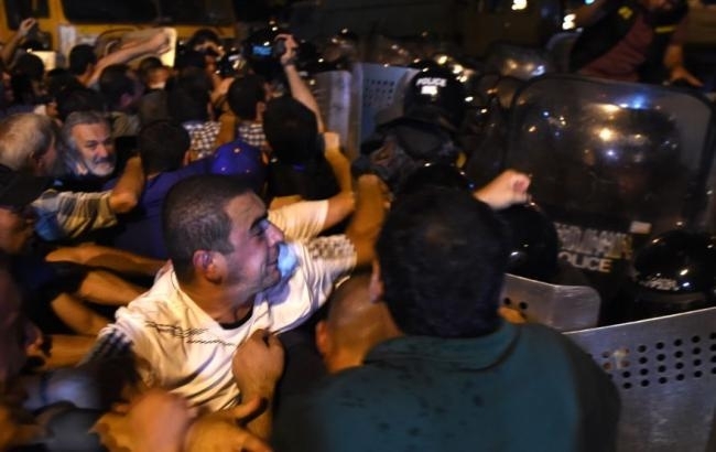Протест в Ереване: более 60 человек пострадали, более 100 человек задержали