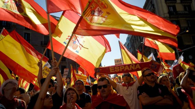 В Барселоне митингуют за единство Испании и против отделения Каталонии