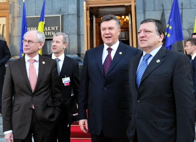 Пропозиція угоди з Україною - досі на столі, - заява Баррозу і Ромпея