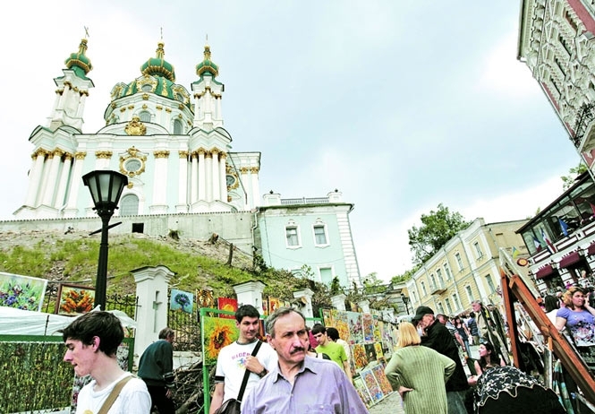 Після Євро до Києва масово їдуть туристи - в інфоцентр приходять по 200 осіб в день, як і під час турніру