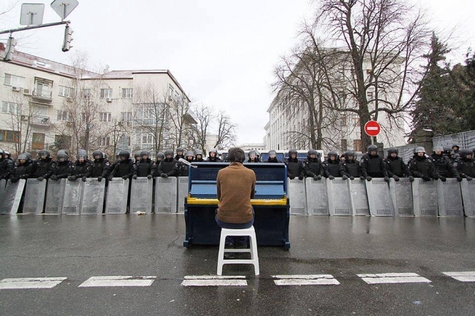 Знімок жовто-блакитного піаніно на Майдані переміг у фотоконкурсі