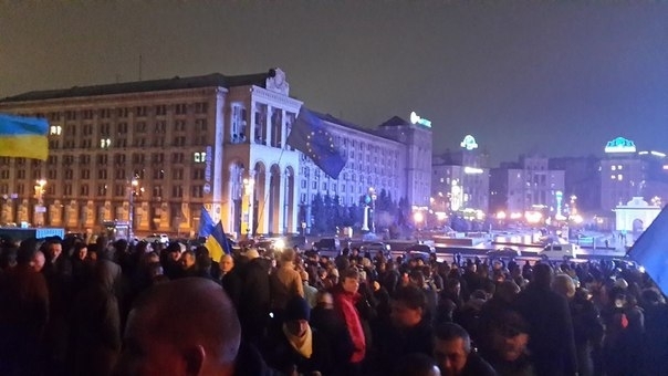 Учасники мітингу у Києві передали Януковичу мільйон підписів за євроінтеграцію (відео)