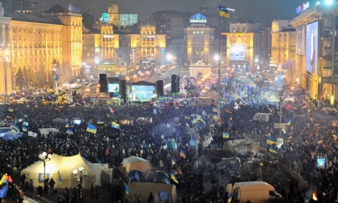 На Євромайдані зібралося близько 10 тис мітингувальників 