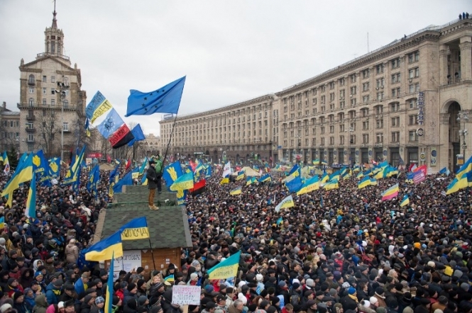 Депутати Європарламенту одностайно підтримують людей, які вийшли на Євромайдан