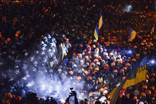 Сотни самообороны Киевсовета просят киевлян подкрепить их боеспособность огнетушителями и шлемами