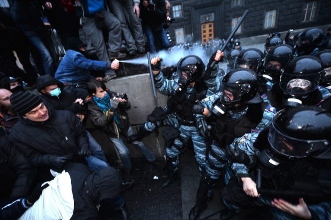 Міліціонери заявляють, що мітингувальники перші застосували сльозогінний газ