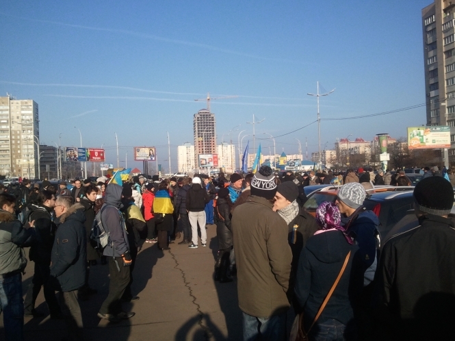 Євромайданівці збираються для візиту до Януковича (фото)