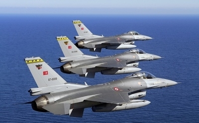Турция на своих авиабазах объявила повышенный уровень тревоги