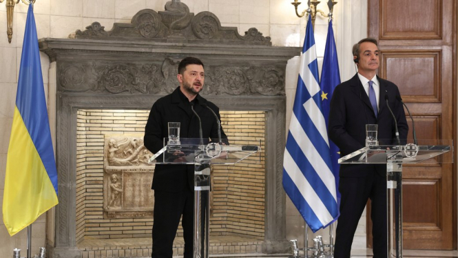 Зеленський запросив Грецію до спільного виробництва зброї та участі у відбудові України