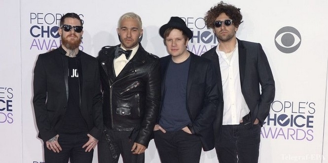 Fall Out Boy возглавили чарт Billboard 200