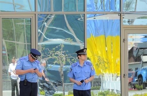 Міліція закликає українців бути завтра толерантними, хоча й обіцяє посилену охорону
