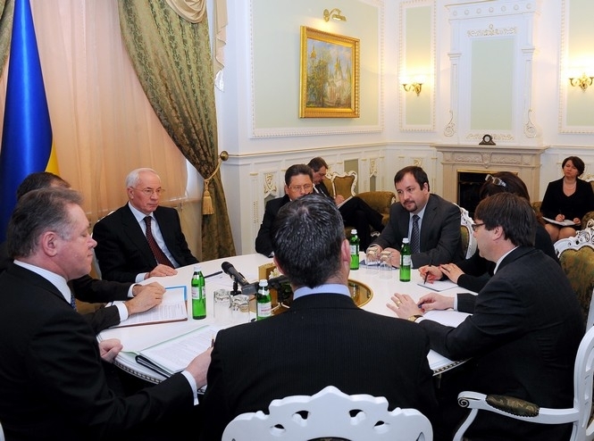S & P: Азаров цьогоріч навряд чи домовиться з МВФ про транш