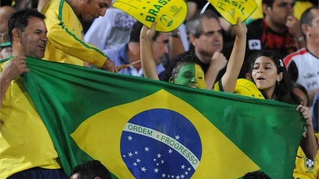 Бразилія хоче заробити $11 млрд на футбольних уболівальниках