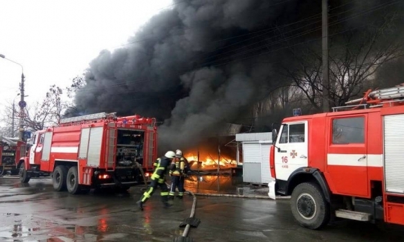 На месте пожара в Киеве на рынке 