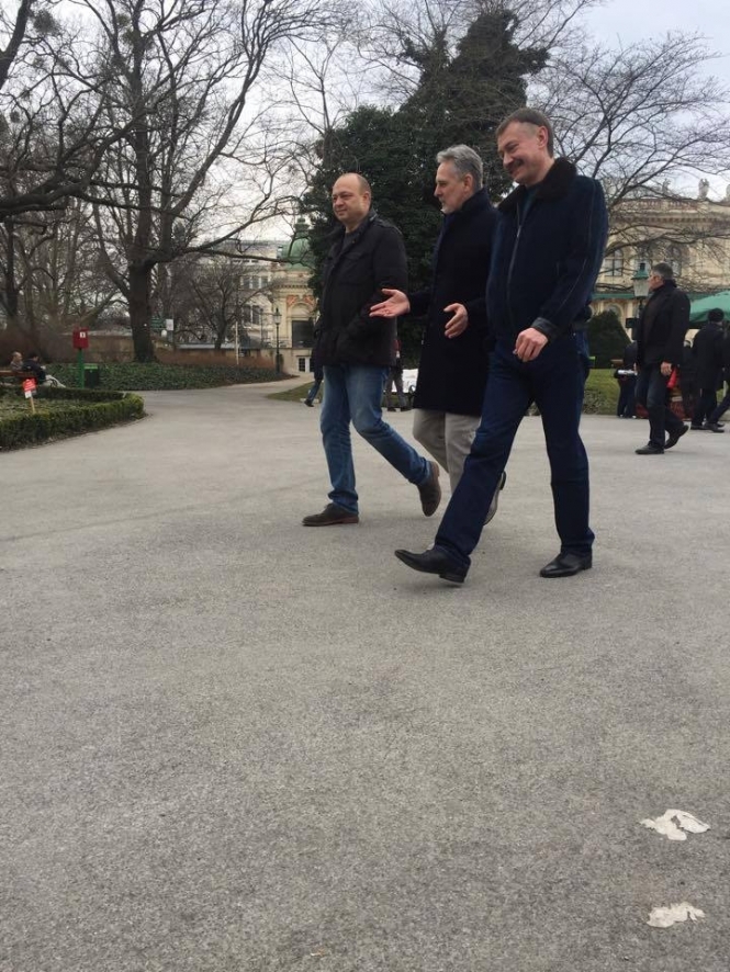 Арестованный Фирташ гуляет по Вене вместе с экс-регионалом и автором разделения украинцев на три сорта, - фото