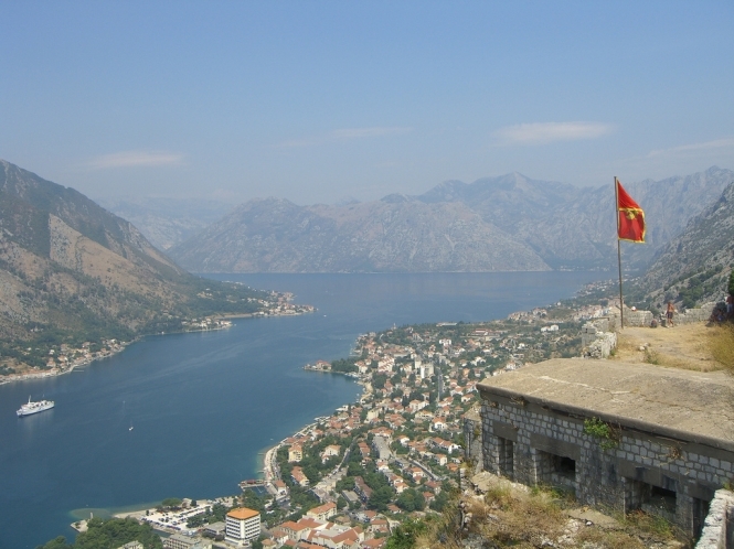 В Черногории требуют отставки премьера