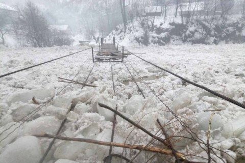 Наводнение в Закарпатье: уровень воды пошел на спад, критическая ситуация миновала - ВИДЕО