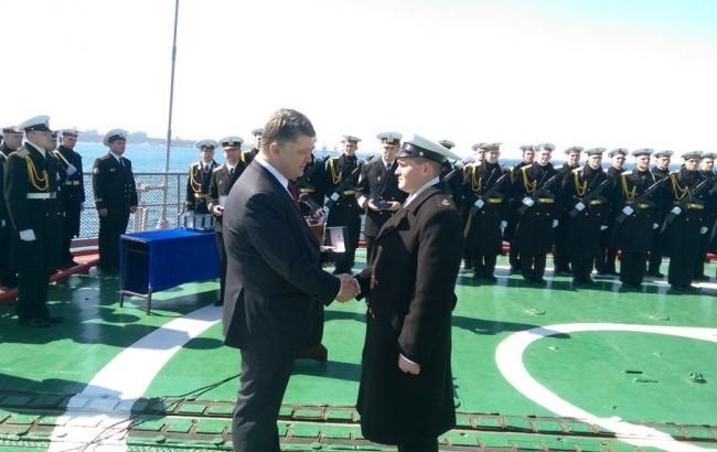 Президент привітав військовий флот з професійним святом