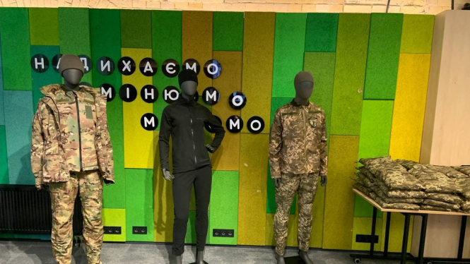 В Україні вперше презентували колекцію військової форми для жінок