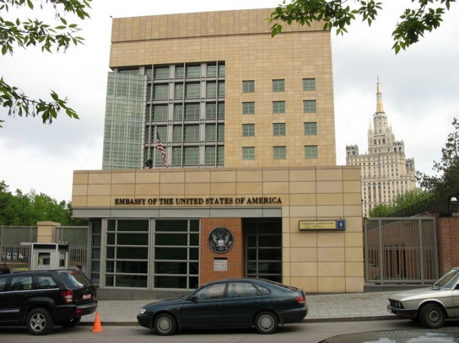 Посольство США каже, що не фінансує українську опозицію