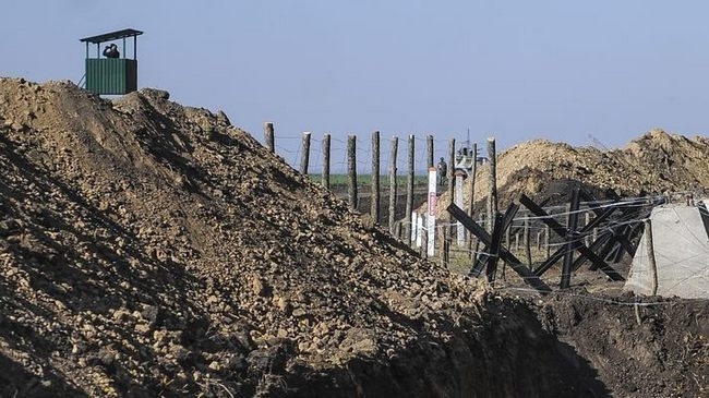 На админгранице с оккупированным Крымом завершилось строительство первой линии обороны
