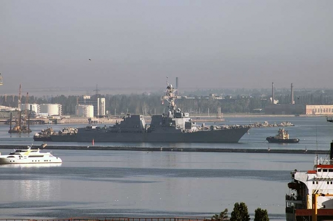 США відправляють у Чорне море ракетний есмінець Jason Dunham