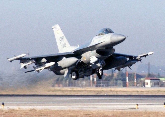 Міністр оборони прогнозує початок навчань на F-16 в липні