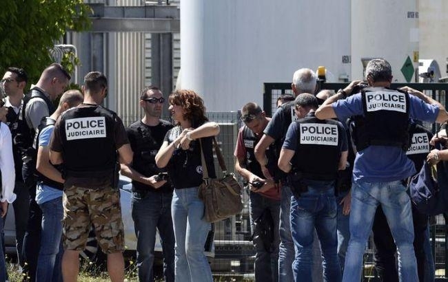 Во Франции задержали двух подозреваемых в атаке на газохранилище
