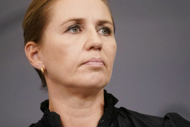На прем'єр-міністра Данії напав невідомий — вона була доставлена в лікарню з легкою травмою шиї 