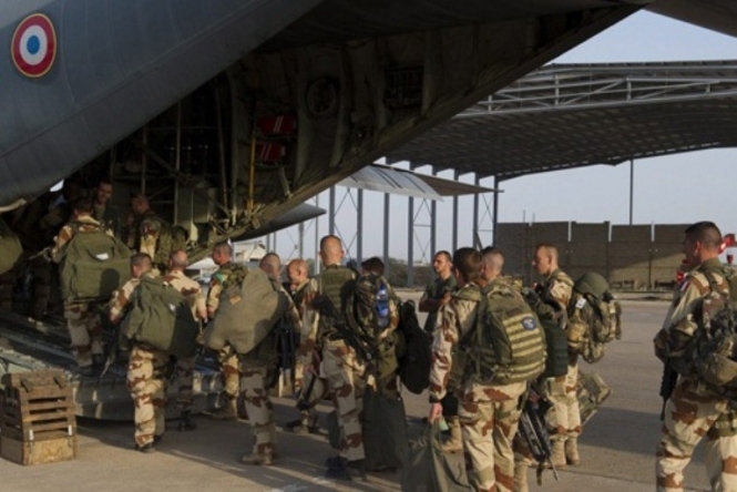 Французька армія бомбить бойовиків на півночі Малі