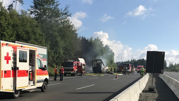У Німеччині автобус зіткнувся із фурою і згорів: є жертви, - ОНОВЛЕНО