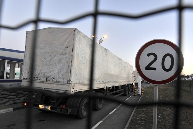 На пункті пропуску зі Словаччиною відновили рух вантажівок