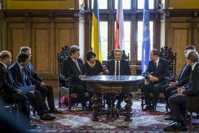 В Гданьске началась трехсторонняя встреча Порошенко, Коморовского и Пан Ги Муна - фото