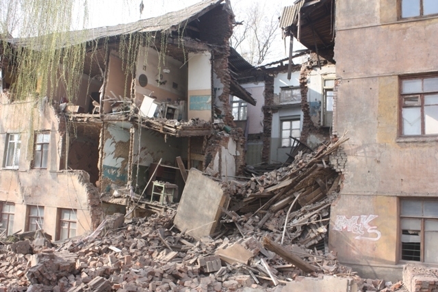 Видеорегистратор зафиксировал момент обрушения многоэтажки в российском Междуреченске