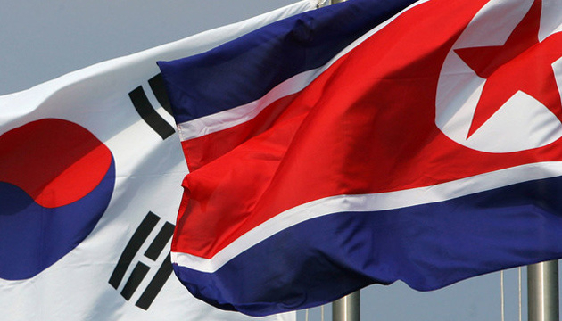 Неподалік Південної Кореї впала ракета КНДР – Сеул запустив ракети у відповідь