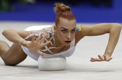 Українська гімнастка продає золоту медаль, щоб підтримати армію