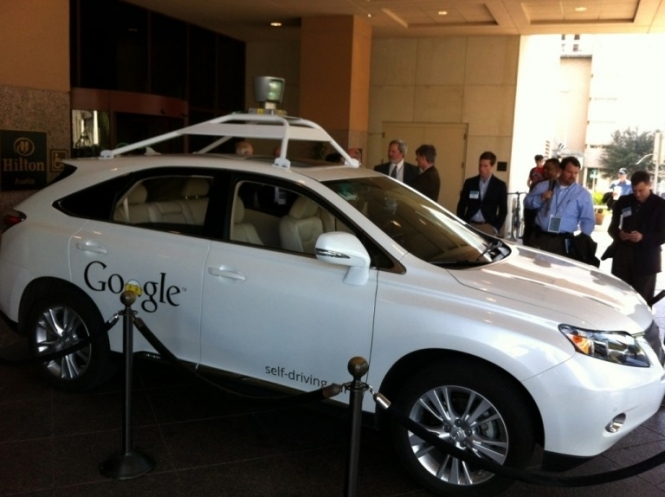 Google пообіцяв через шість років почати випуск безпілотних автомобілів