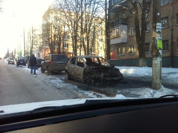МВД уверяет, что ночью горели автомобили не только со львовскими номерами